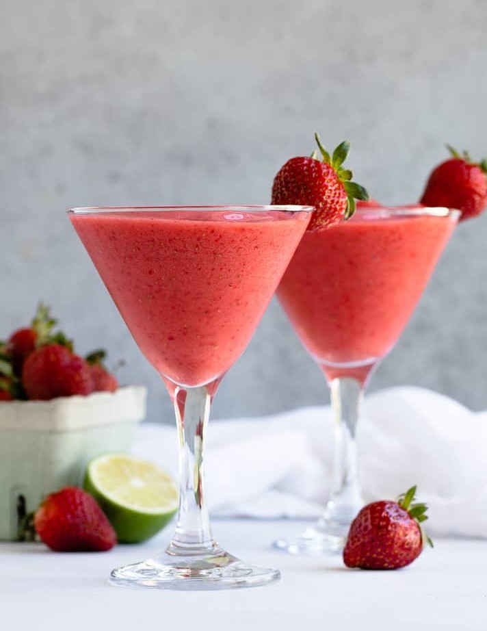 strawberry daiquiri drink