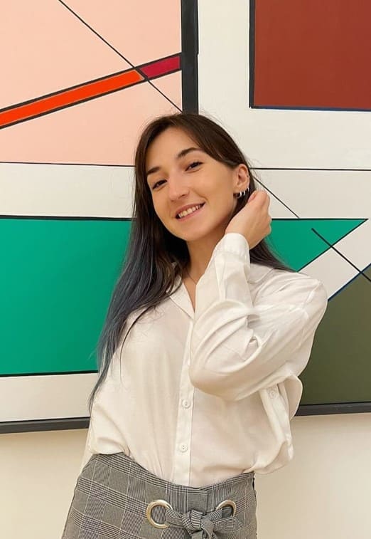 Promotional model profile photo