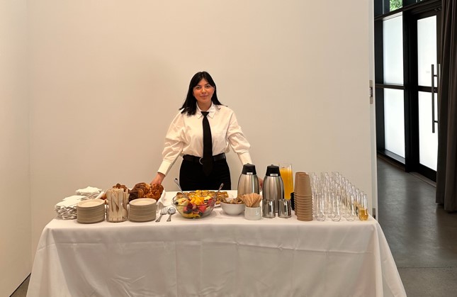 Buffet attendant for wedding